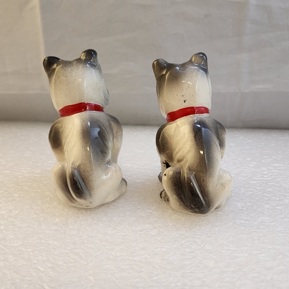 Vtg Ceramic Winking Bull Dog Salt & Pepper Shaker Set - Picture 3 of 11